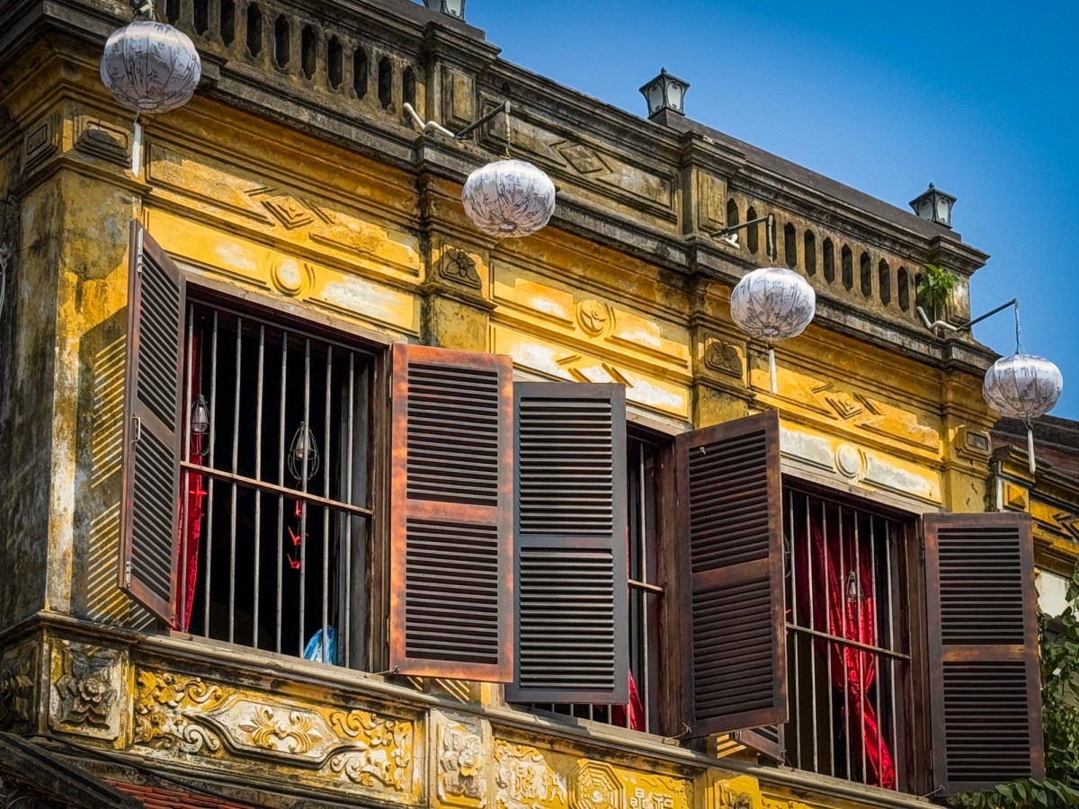 Hoi An Through My Mindful Lens: Lanterns, Chaos, and&nbsp;Coffee